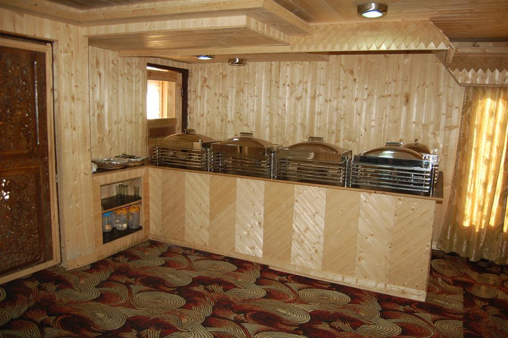 גולמארג Hotel Zahgeer Continental חדר תמונה