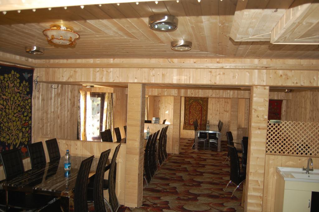 גולמארג Hotel Zahgeer Continental חדר תמונה