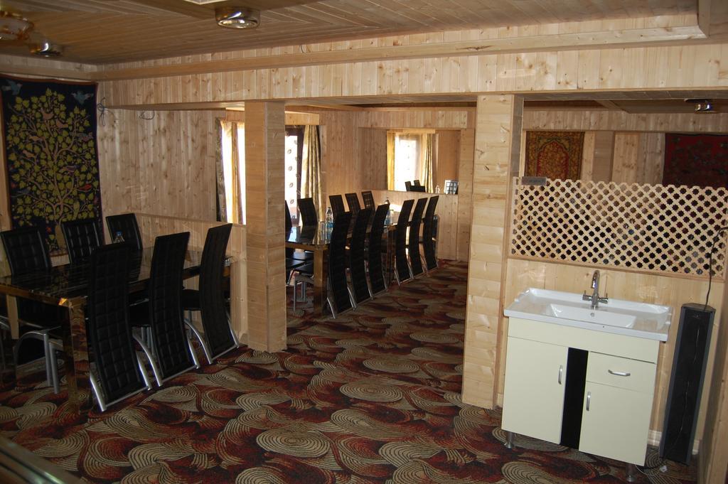גולמארג Hotel Zahgeer Continental חדר תמונה