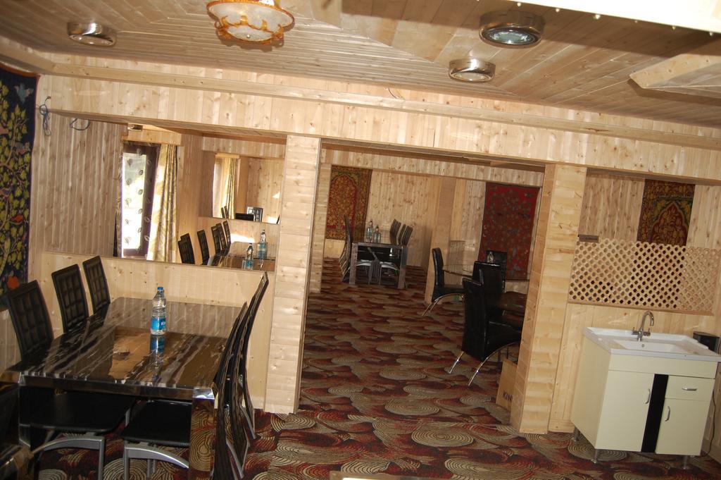 גולמארג Hotel Zahgeer Continental חדר תמונה