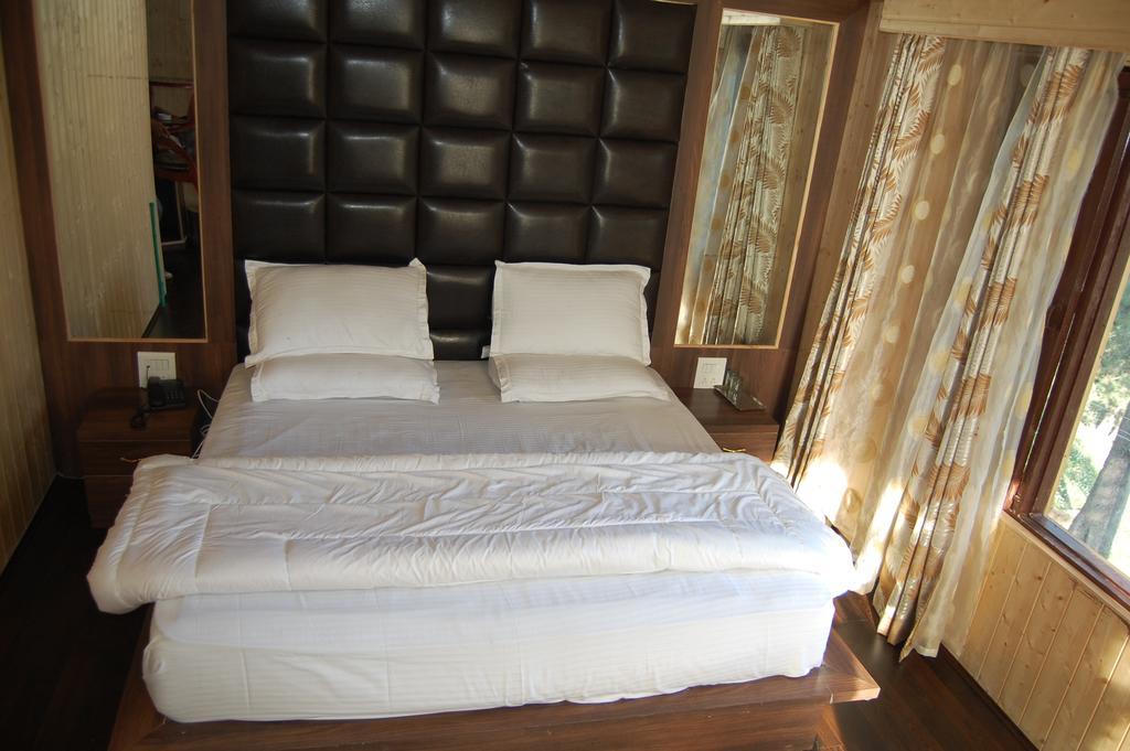 גולמארג Hotel Zahgeer Continental חדר תמונה