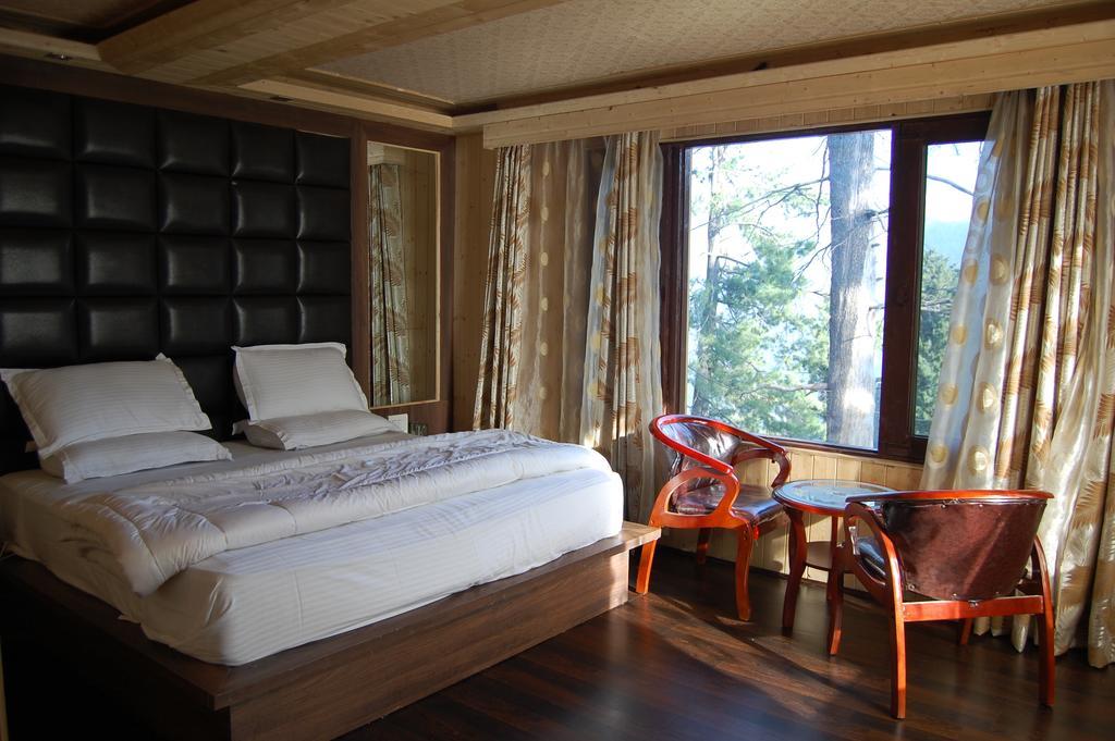 גולמארג Hotel Zahgeer Continental חדר תמונה